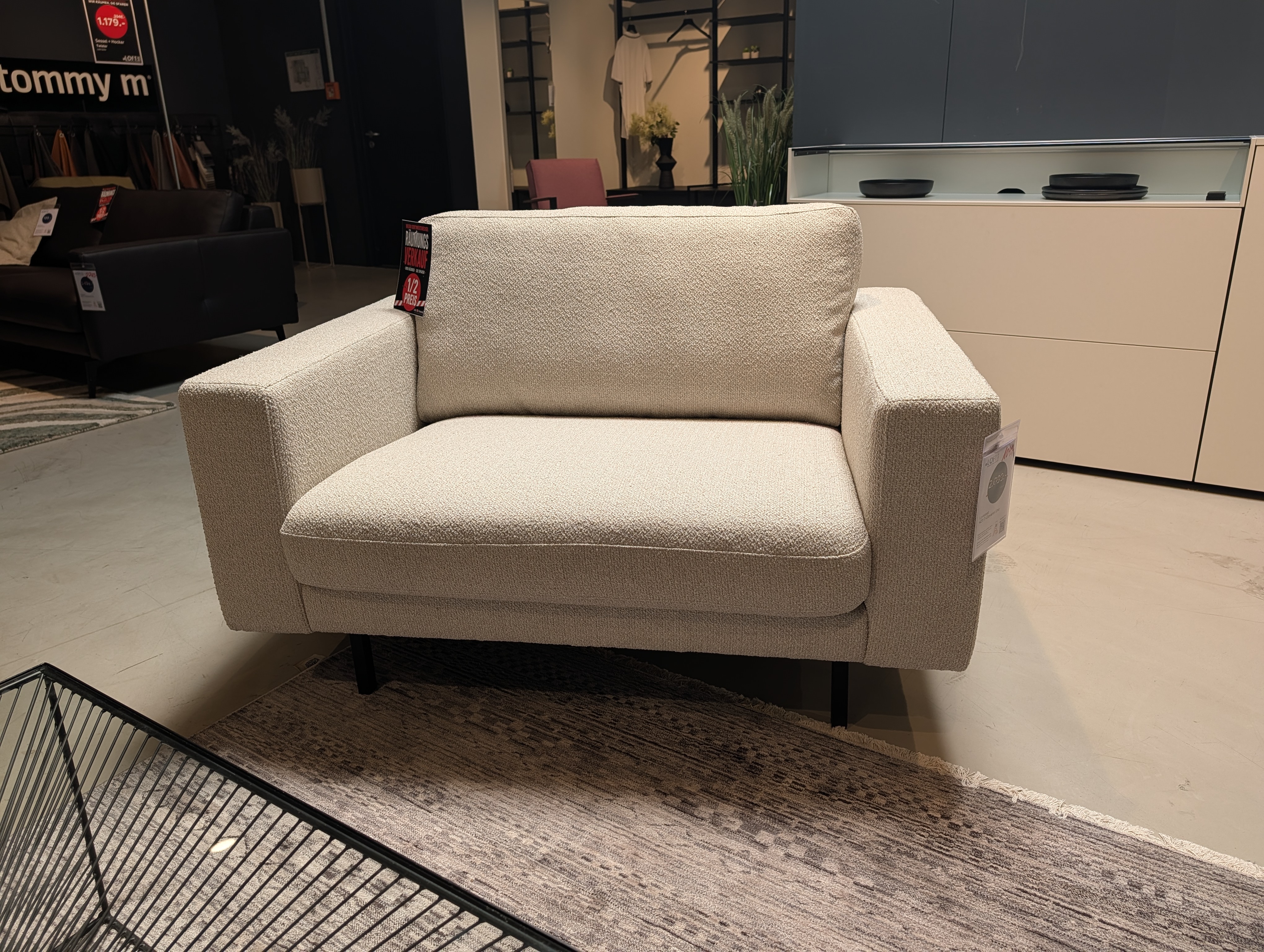 Tommy M 4211 T-Giovanni Uno Loveseat  - AUSSTELLUNGSSTÜCK