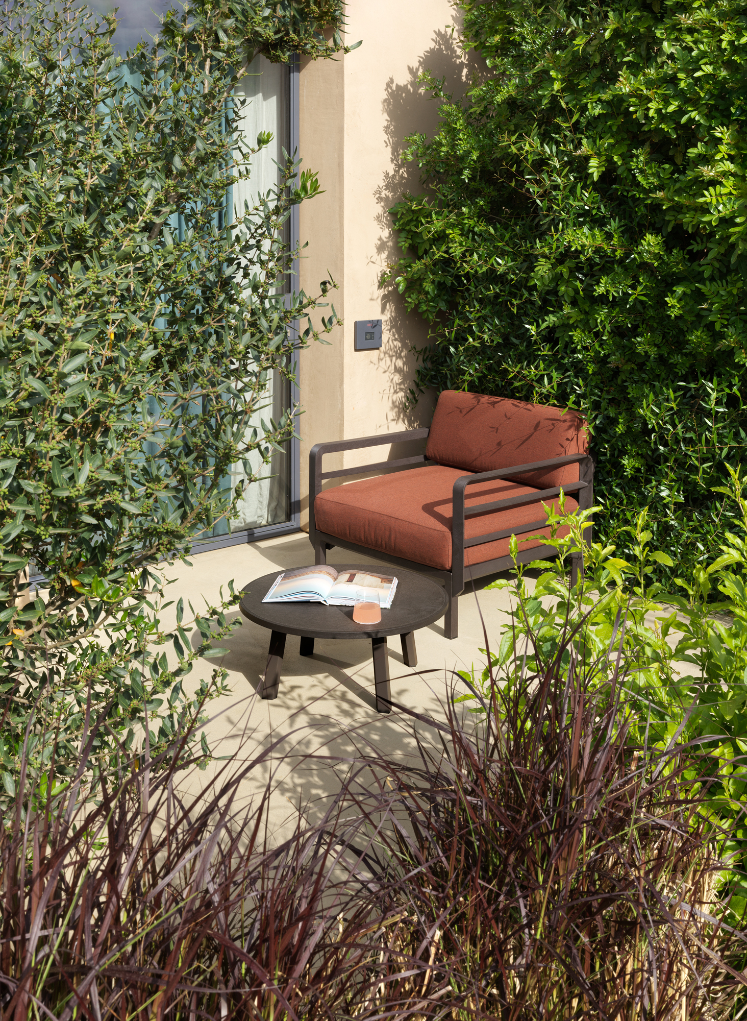 Nardi Loungesessel Maximo  - Bezug abnehmbar, wasserabweisend, rutschfest, Bezug: lava Sunbrella, Farbe Gestell: basalto