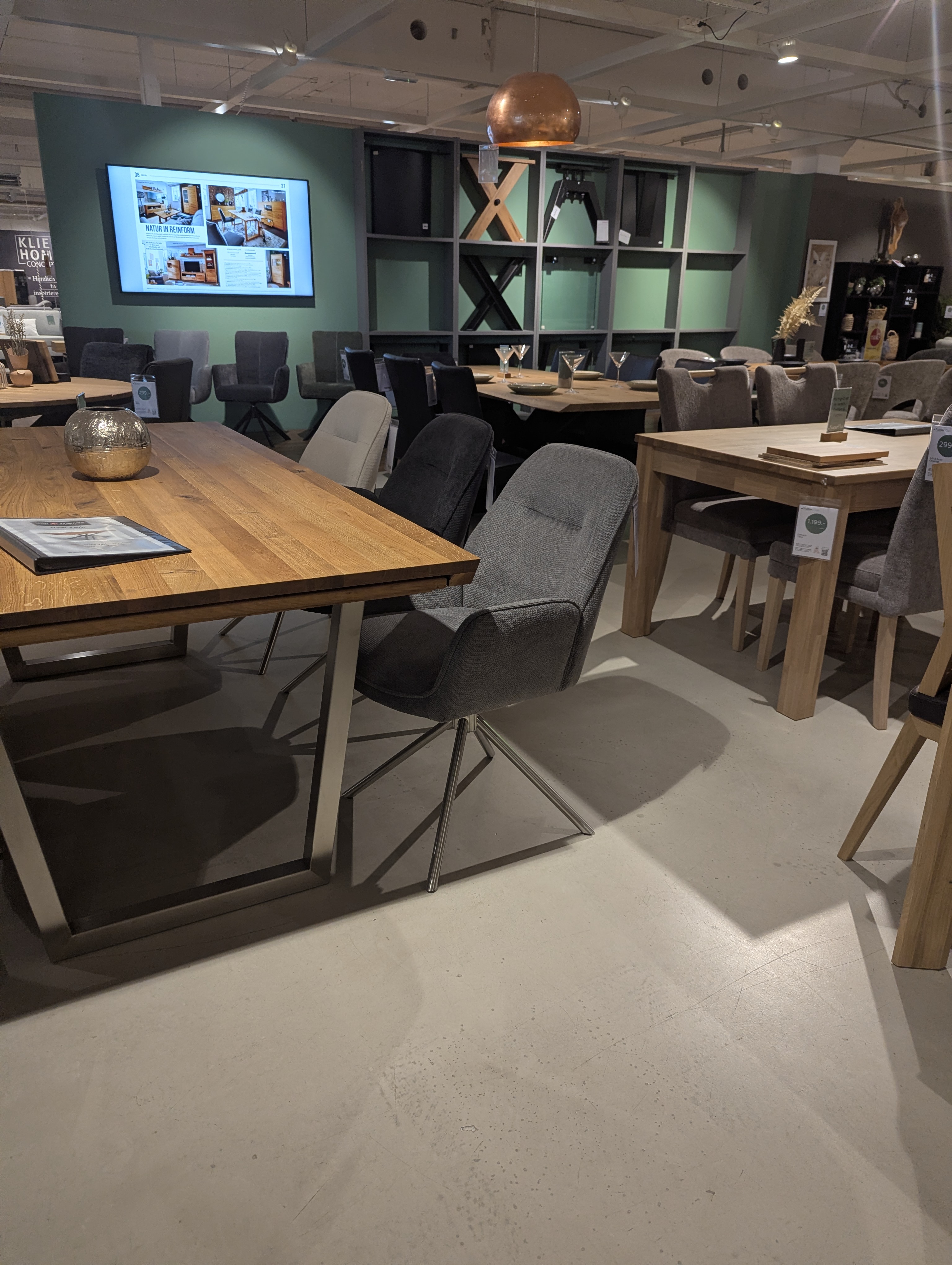 4-Fuß-Stuhl mit Armlehne MALITA - AUSSTELLUNGSSTÜCK