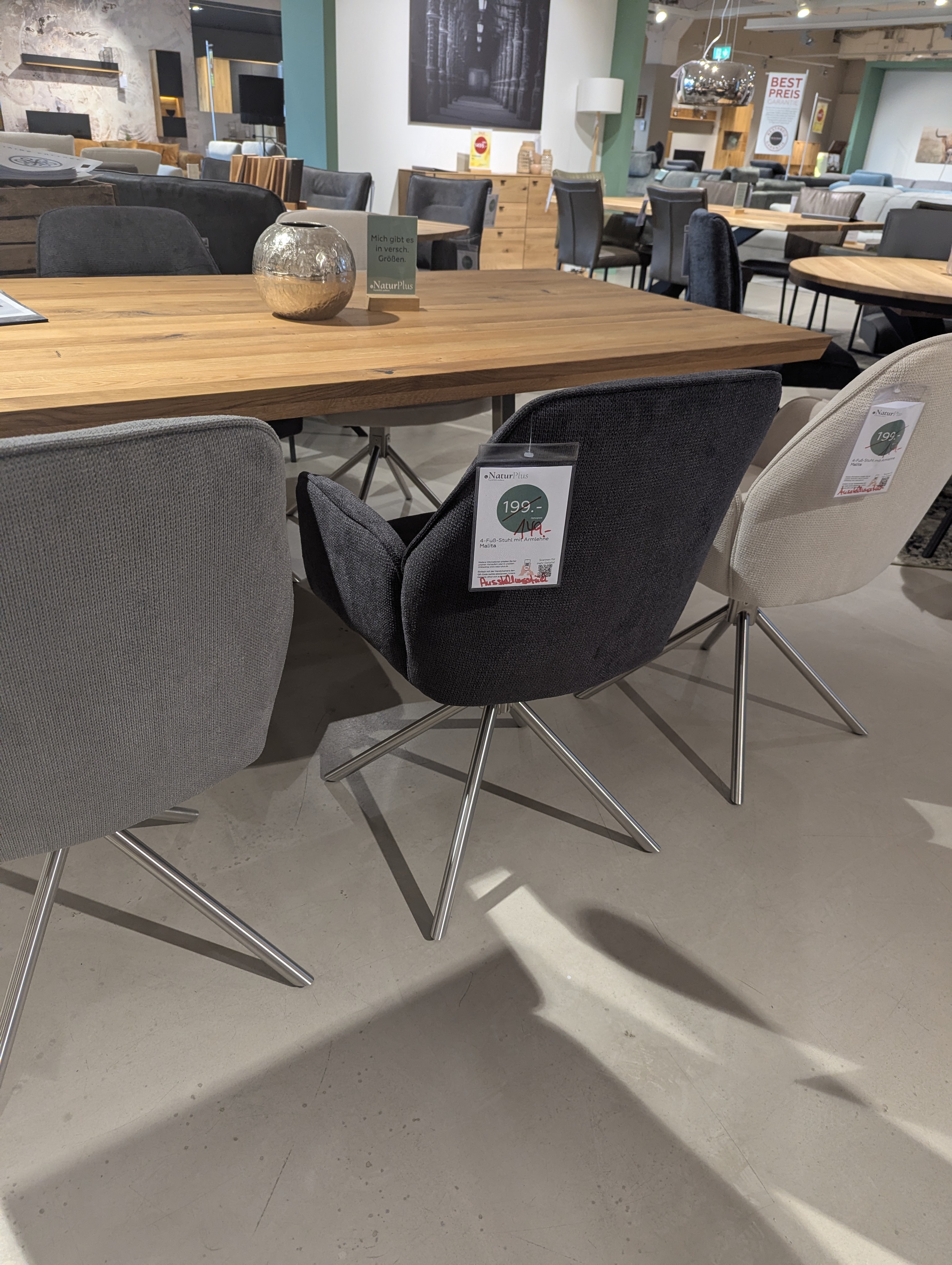 4-Fuß-Stuhl mit Armlehne MALITA - AUSSTELLUNGSSTÜCK